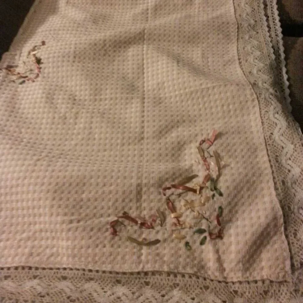 VERY LARGE HANDMADE TABLECLOTH 101